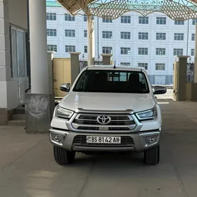 Toyota Hilux 2021