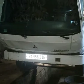 Mitsubishi Canter 2000