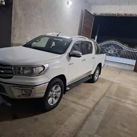 Toyota Hilux 2016