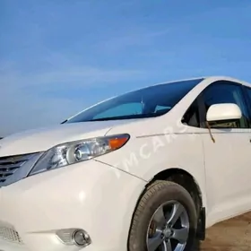 Toyota Sienna 2012