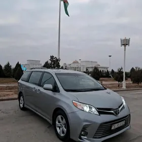 Toyota Sienna 2018