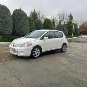 Nissan Versa 2010