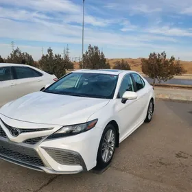 Toyota Camry 2021