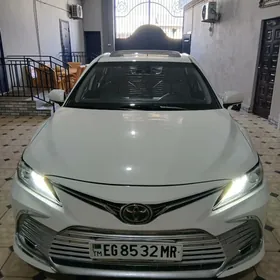 Toyota Camry 2021