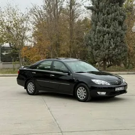 Toyota Camry 2004