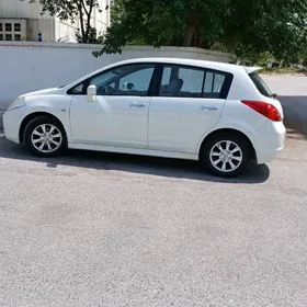 Nissan Tiida 2006