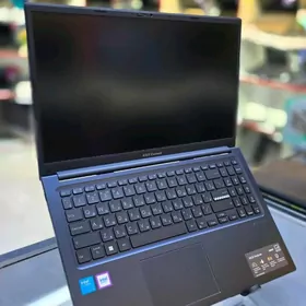 ASUS ULTRA5/16RAM/512SSD