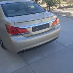 Toyota Avalon 2010