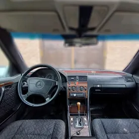 Mercedes-Benz C-Class 1994