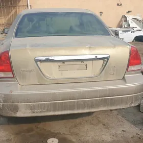 Mitsubishi Diamante 2002