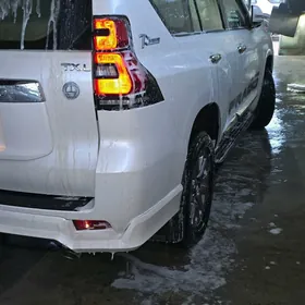 Toyota Land Cruiser Prado 2023