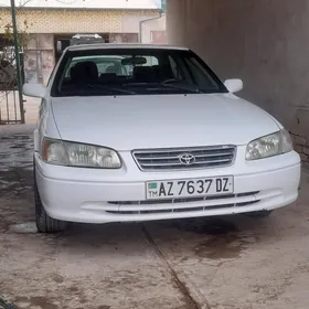 Toyota Camry 2001