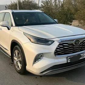 Toyota Highlander 2021