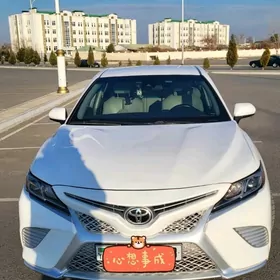 Toyota Camry 2018