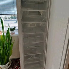 Продаю морозильник Никура
