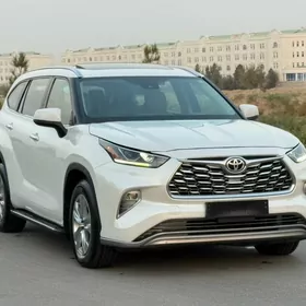 Toyota Highlander 2021