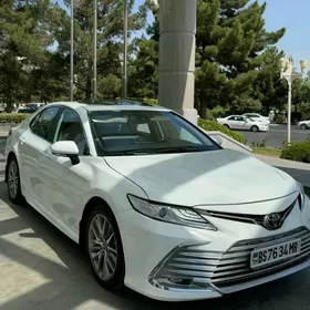Toyota Camry 2021