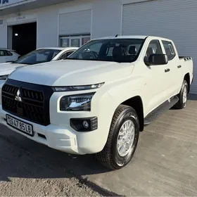 Mitsubishi L200 2025