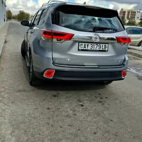 Toyota Highlander 2018