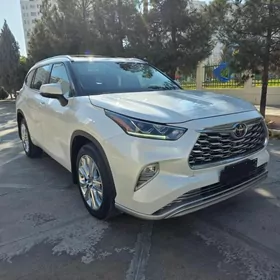 Toyota Highlander 2021