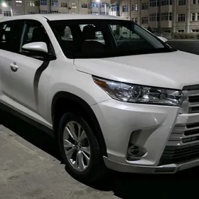 Toyota Highlander 2019