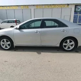 Toyota Camry 2014