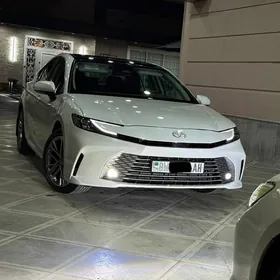 Toyota Camry 2025