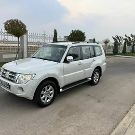Mitsubishi Pajero 2013