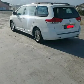 Toyota Sienna 2010