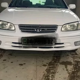 Toyota Camry 2000