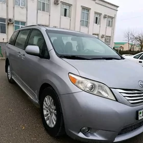 Toyota Sienna 2012