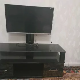 telewizor we podstawka