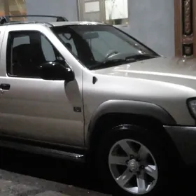 Nissan Pathfinder 1999