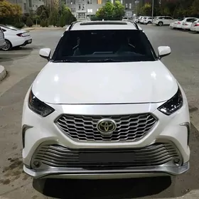 Toyota Highlander 2022