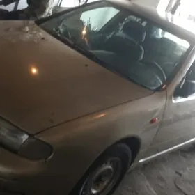 Nissan Bluebird 1997