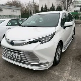 Toyota Sienna 2021