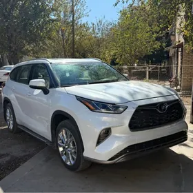 Toyota Highlander 2022