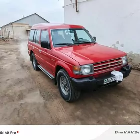 Mitsubishi Pajero 1992