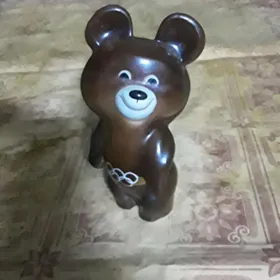 статуэтка фарфоровая