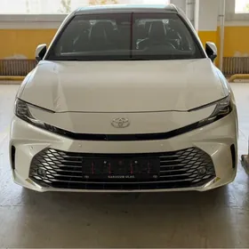 Toyota Camry 2025