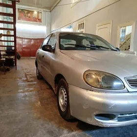 Daewoo Lanos 1998