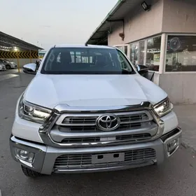 Toyota Hilux 2025