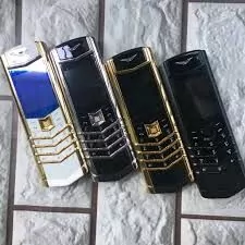prastoy telefon vertu v10
