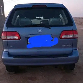 Toyota Sienna 2002