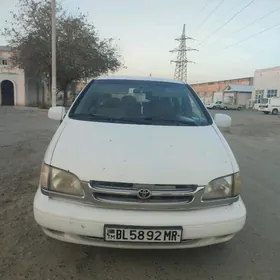 Toyota Sienna 2000