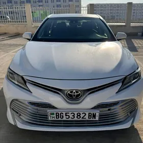 Toyota Camry 2018