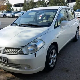 Nissan Tiida 2006