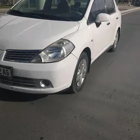 Nissan Tiida 2008