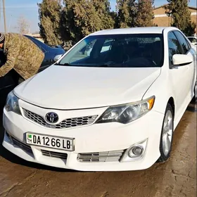 Toyota Camry 2014