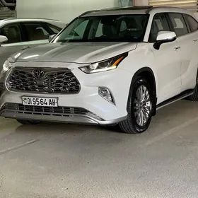 Toyota Highlander 2022